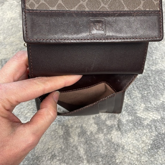 Nina Ricci Leather Compact Kisslock Wallet Classic Casual Everyday - Picture 13 of 17